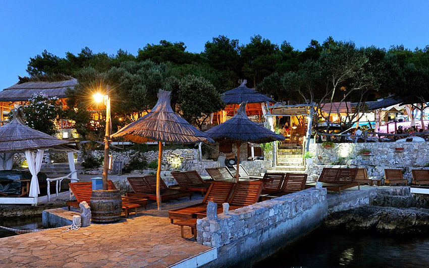 Lounge bar Laganini - Palmižana, Pakleni islands.
